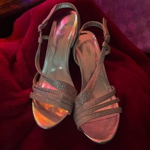 Silver Slipper so. 11 heels